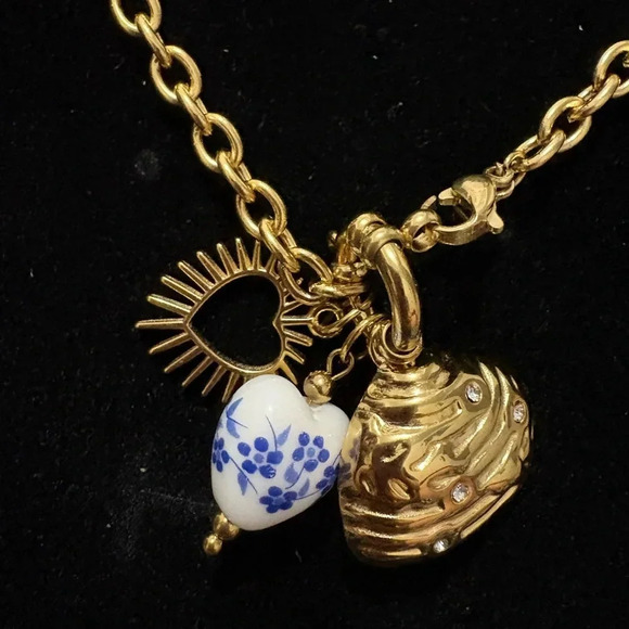 Tri charmed necklace - Picture 2 of 7